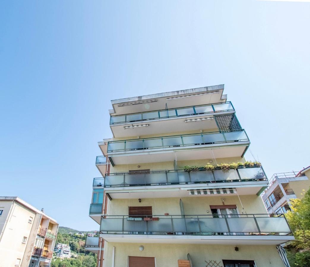 Ferienwohnung Free Parking -6 Posti Letto E Terrazzo Vista Mare Triest Exterior foto